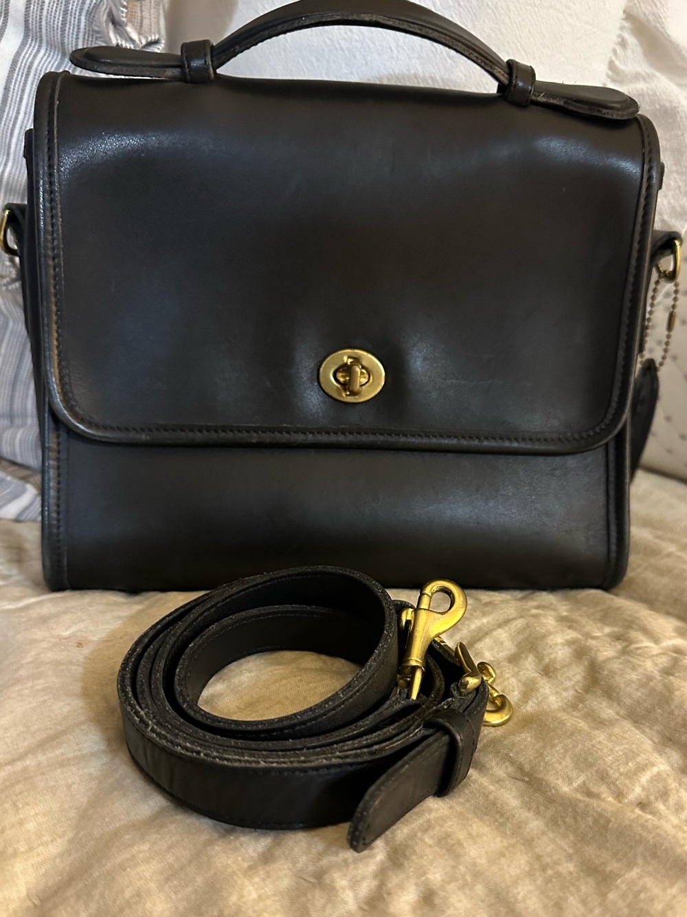Coach Black Court made in Costa Rica